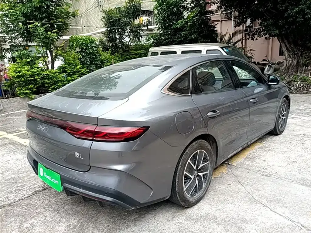 BYD Qin L — фото 10