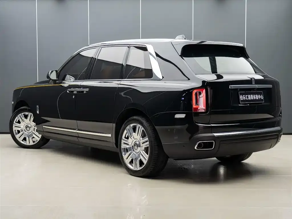 Rolls-Royce Cullinan — фото 9
