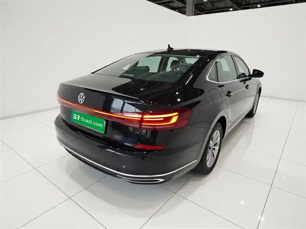 Volkswagen Passat New Energy — фото 6