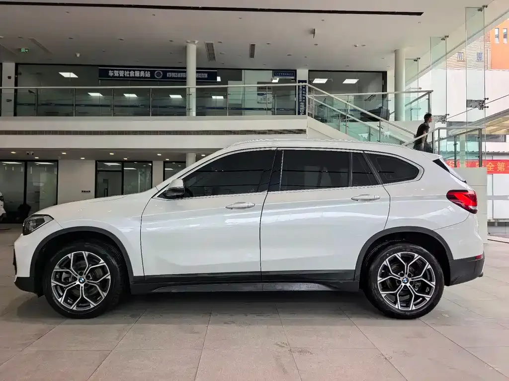 BMW X1 — фото 10