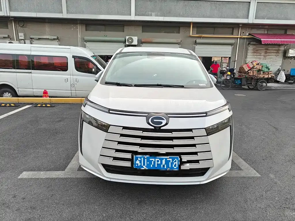 GAC Motor Trumpchi E8 — фото 2