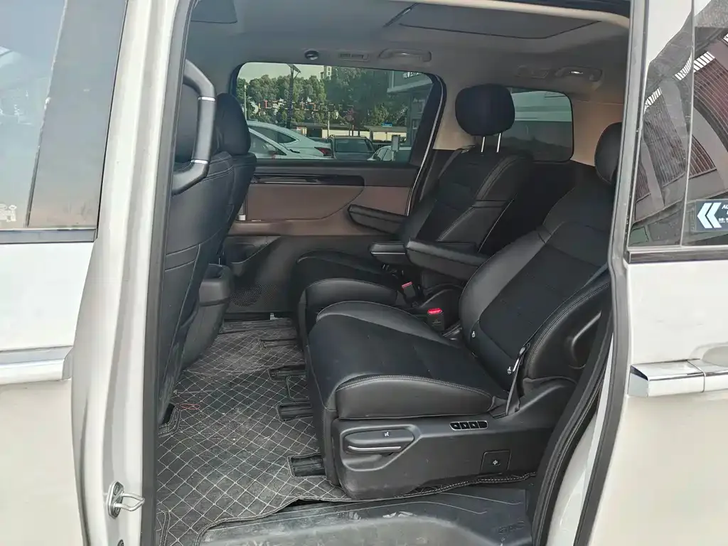 GAC Motor Trumpchi E8 — фото 4