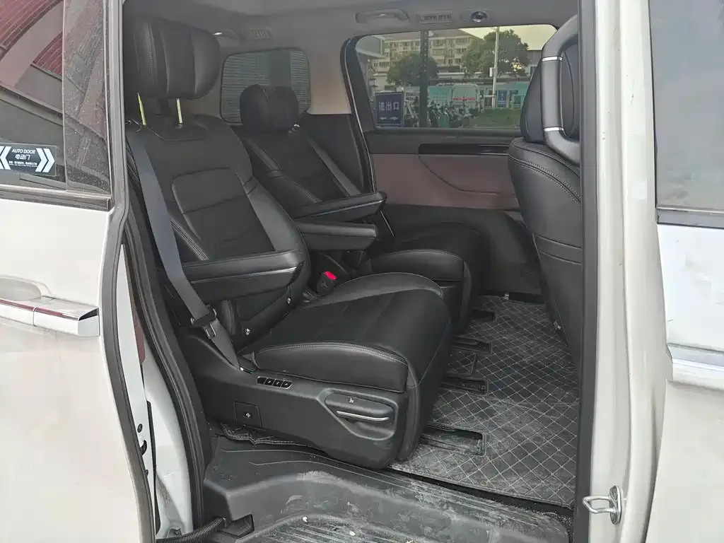GAC Motor Trumpchi E8 — фото 3