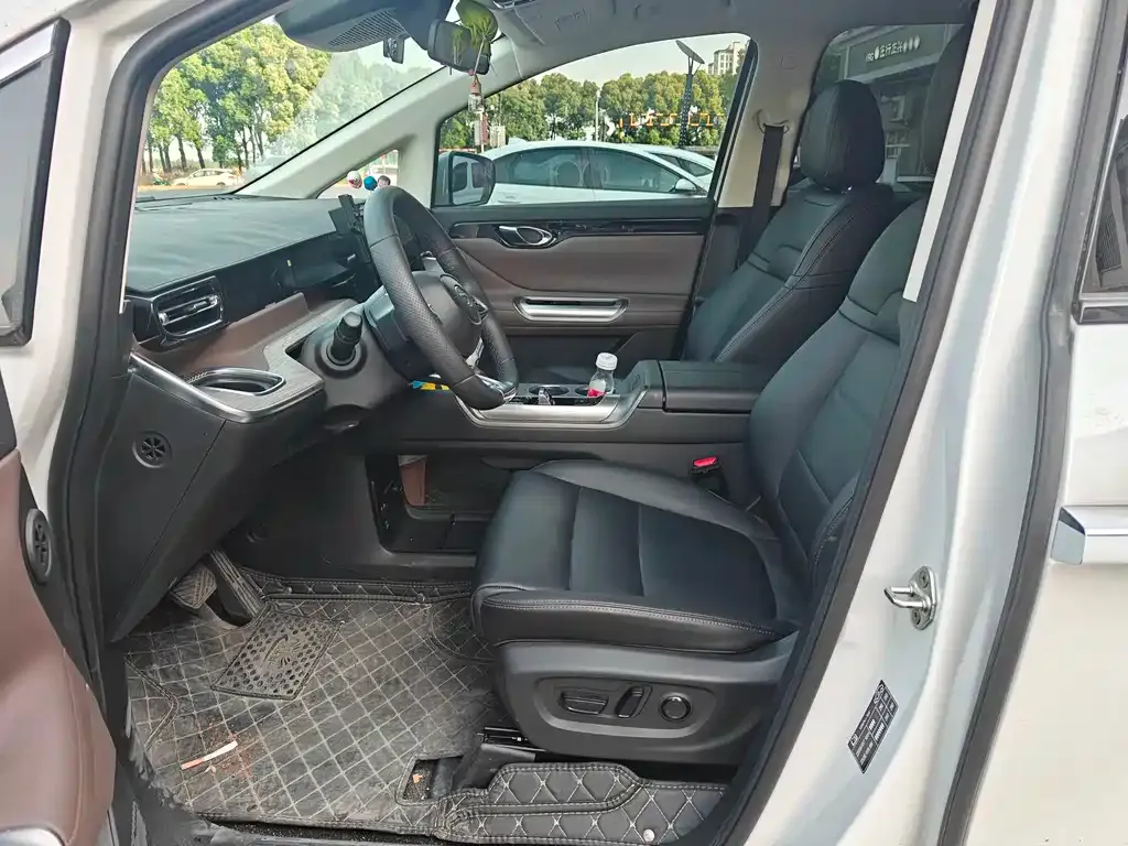 GAC Motor Trumpchi E8 — фото 9