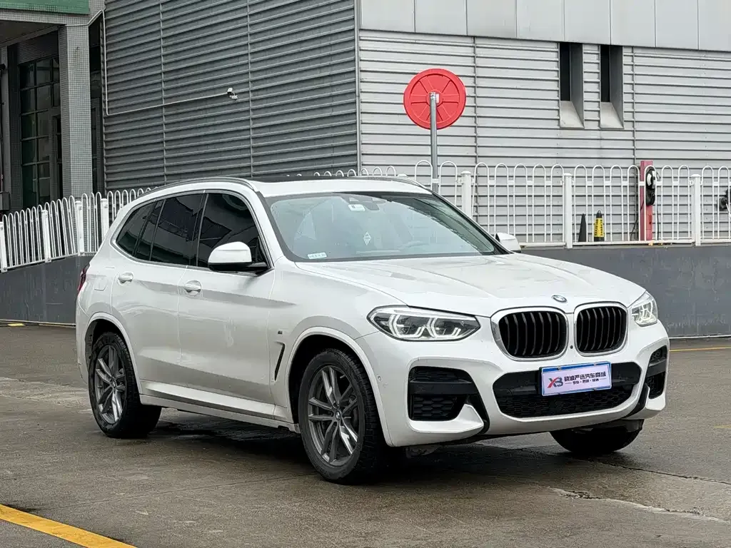 BMW X3 — фото 10