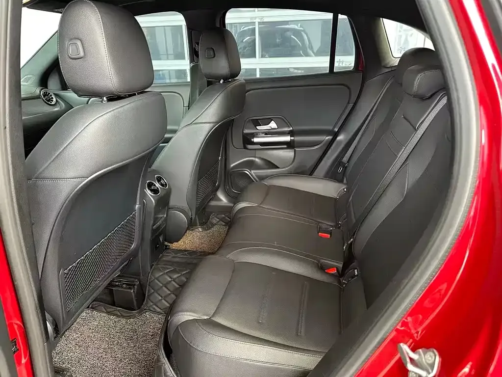 Mercedes-Benz GLA — фото 8