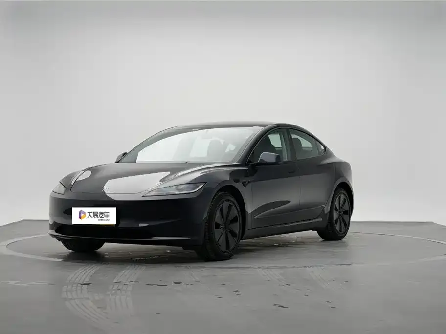 Tesla Model 3 — фото 1