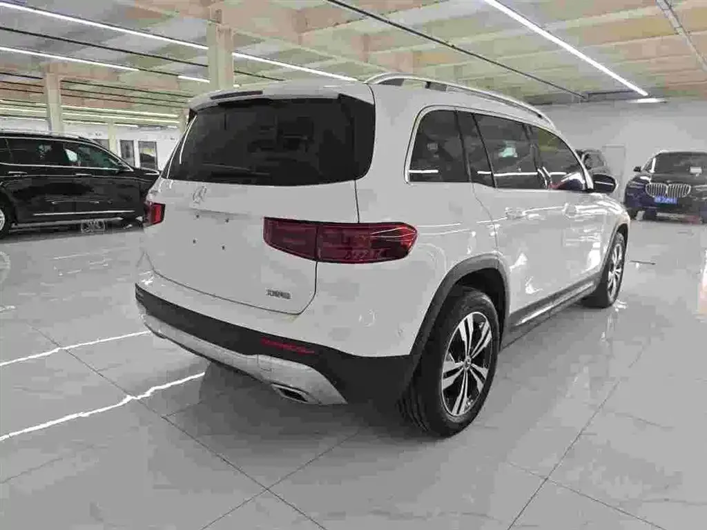 Mercedes-Benz GLB — фото 3