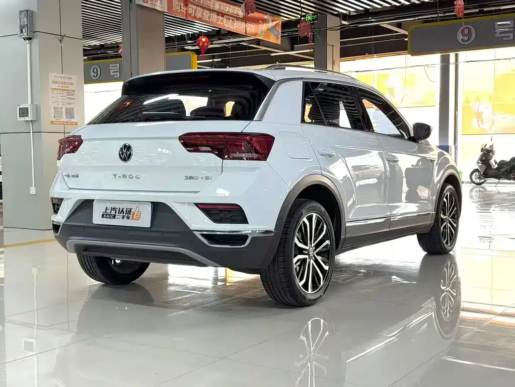 Volkswagen T-Roc — фото 8