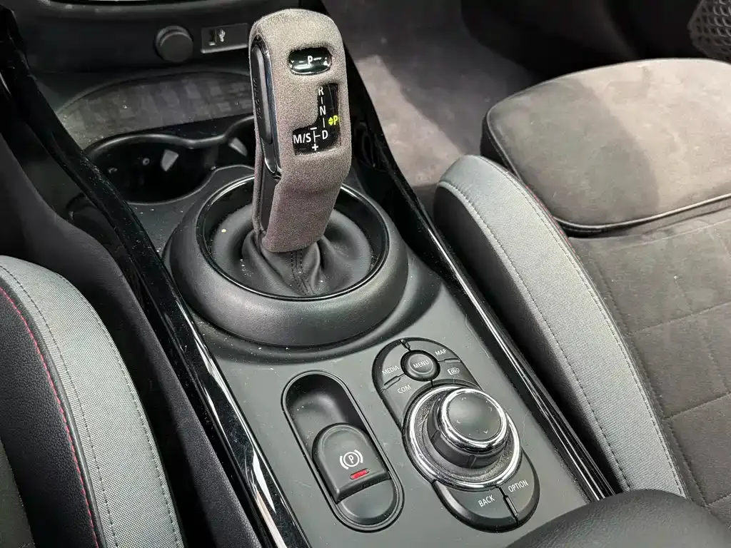 MINI Clubman JCW — фото 10