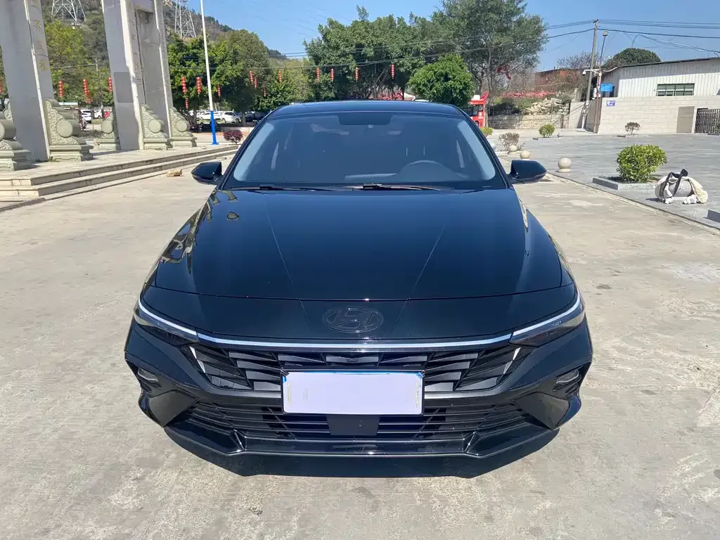 Hyundai Elantra — фото 3