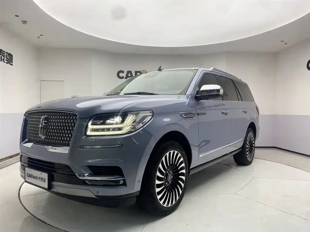 Lincoln Navigator — фото 1