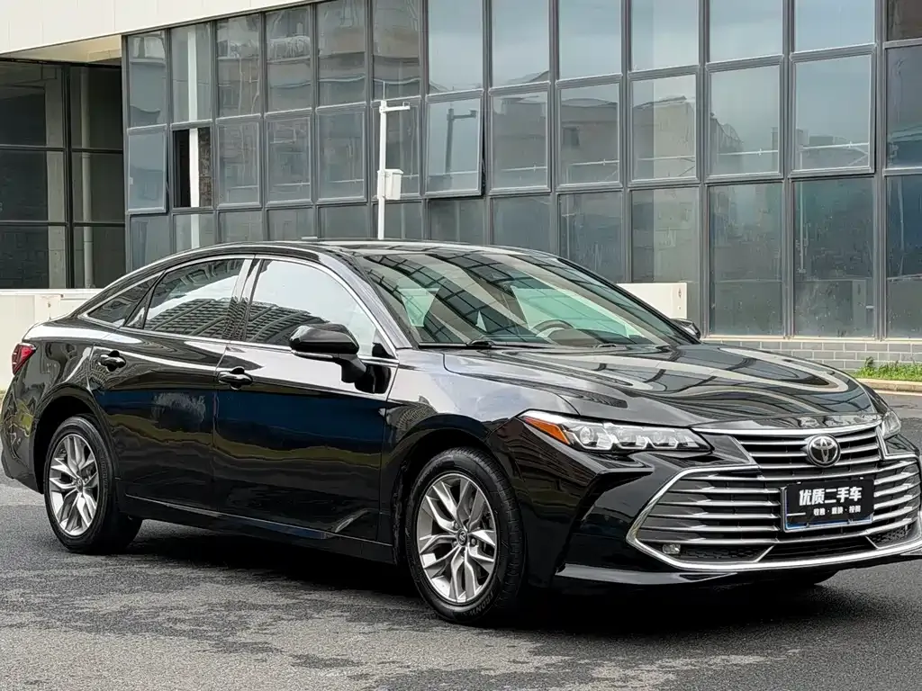 Toyota Avalon — фото 10