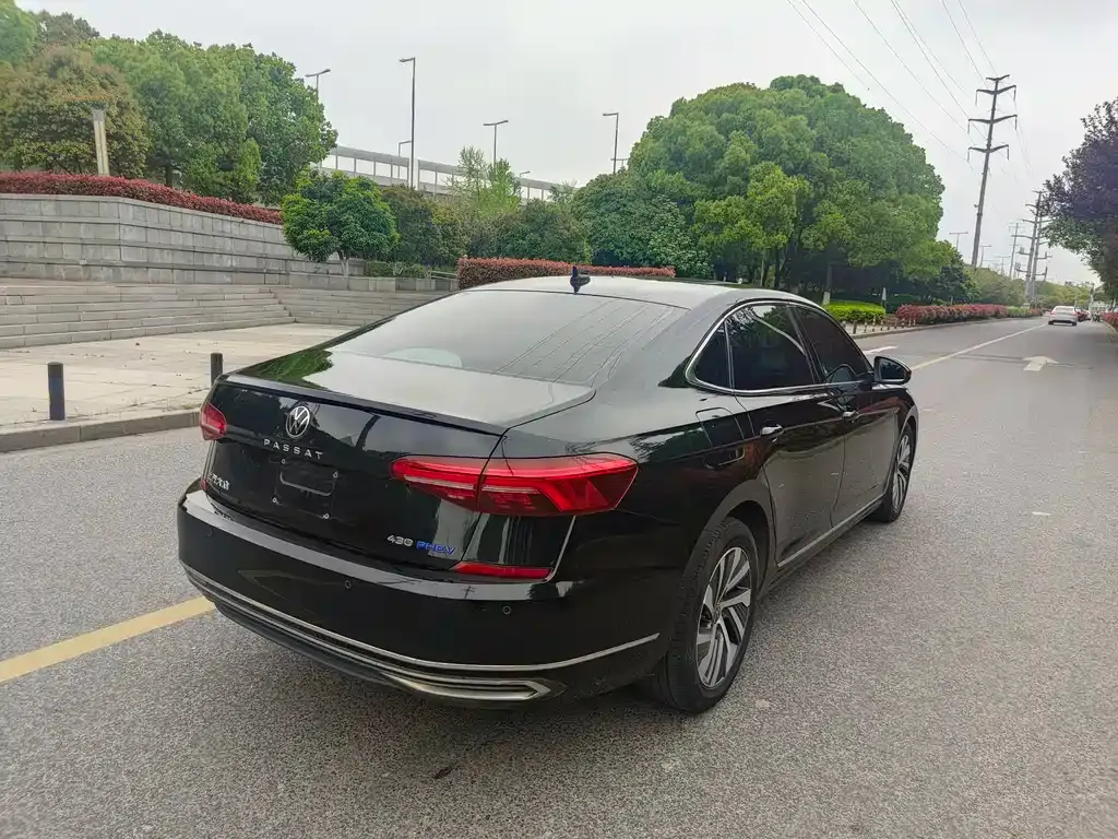 Volkswagen Passat New Energy — фото 7