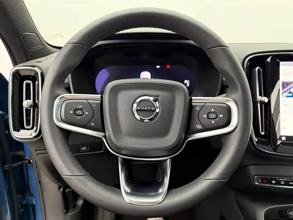 Volvo C40 — фото 2