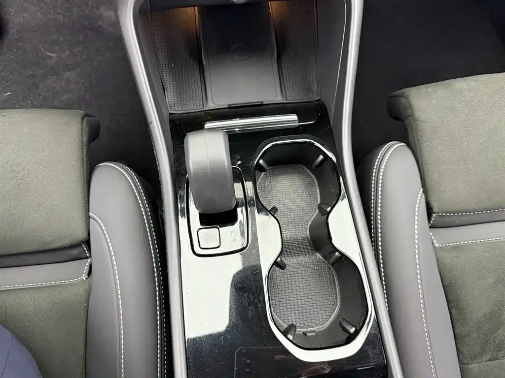 Volvo C40 — фото 4