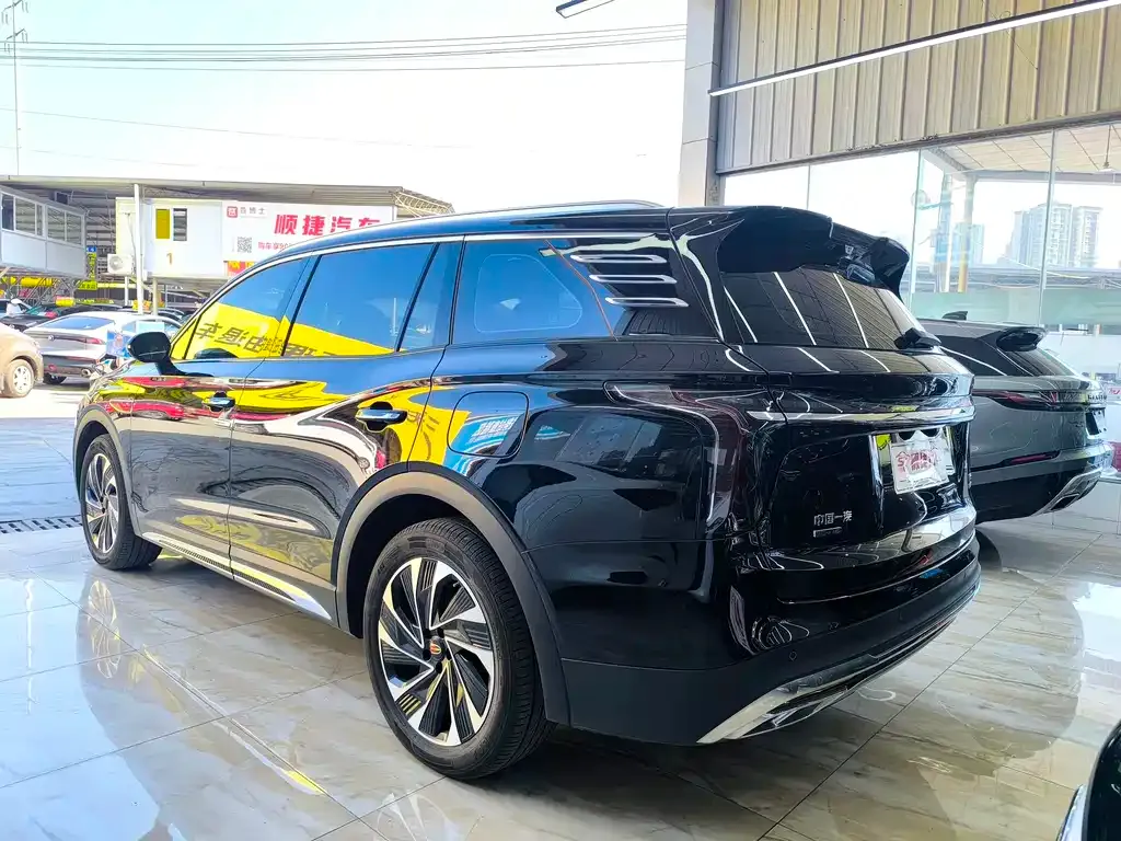 Hongqi HS7 PHEV — фото 7