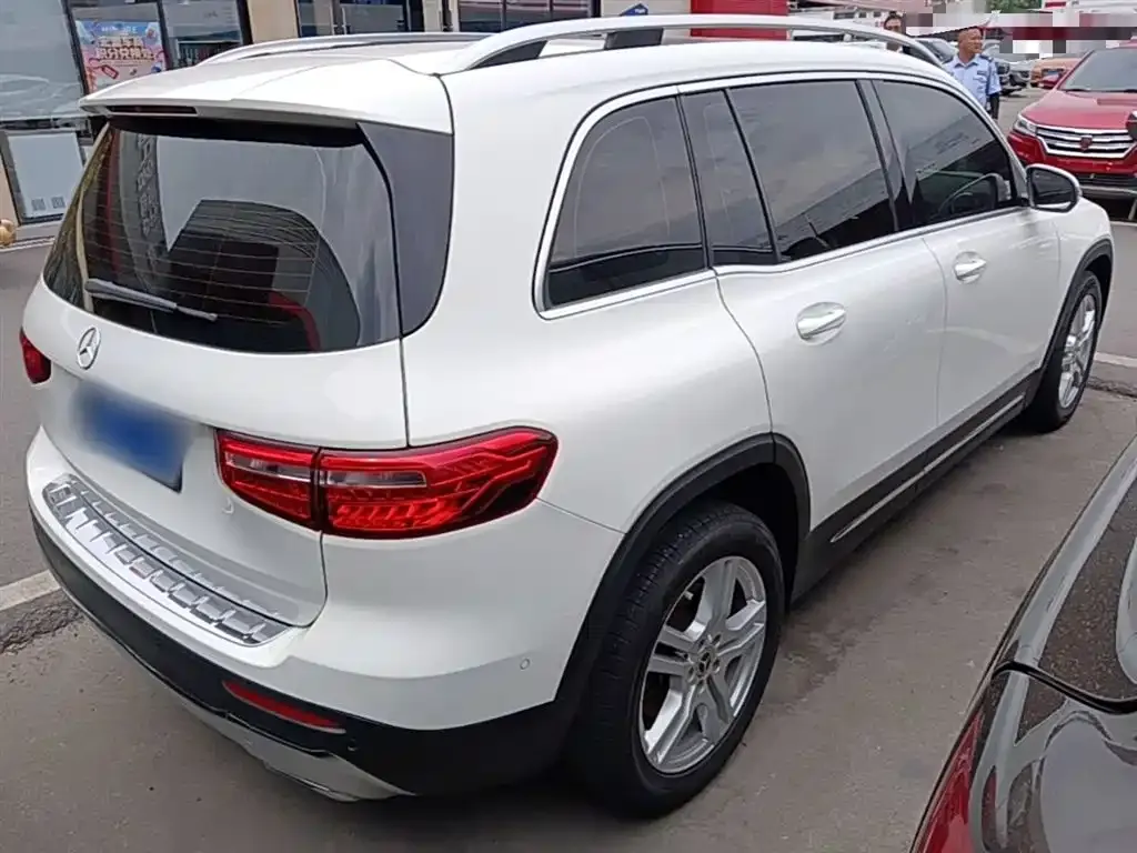 Mercedes-Benz GLB — фото 10