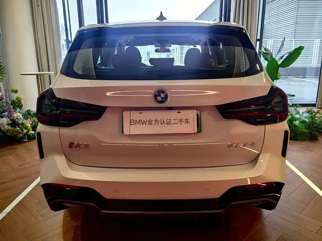 BMW iX3 — фото 4