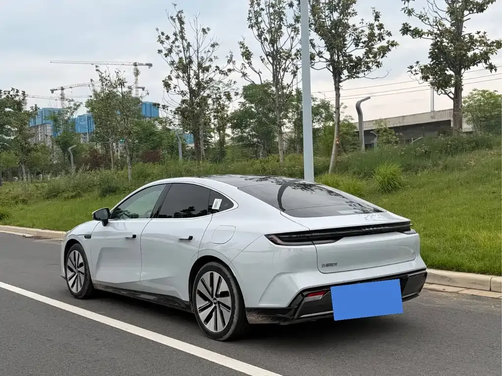 Geely Galaxy E8 — фото 6