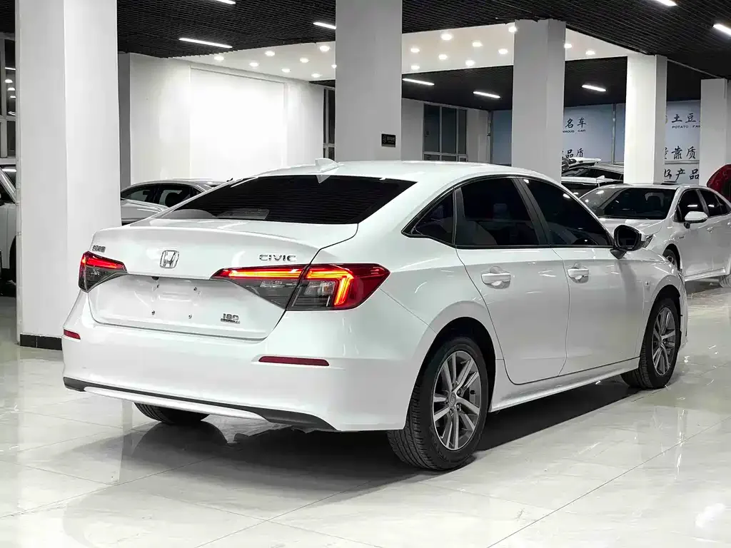 Honda Civic — фото 5