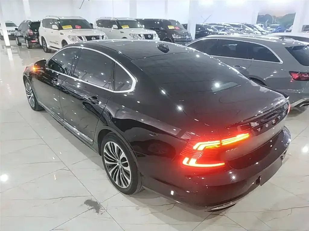 Volvo S90 PHEV — фото 4