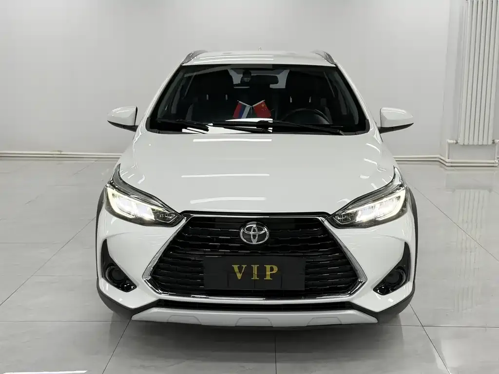 Toyota Yaris L — фото 3