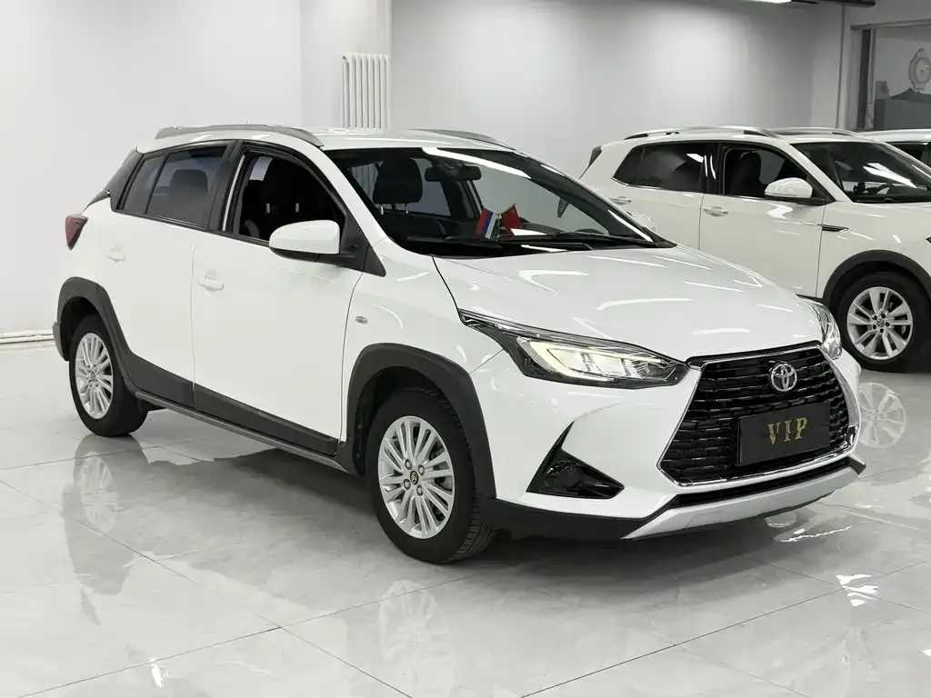 Toyota Yaris L — фото 7