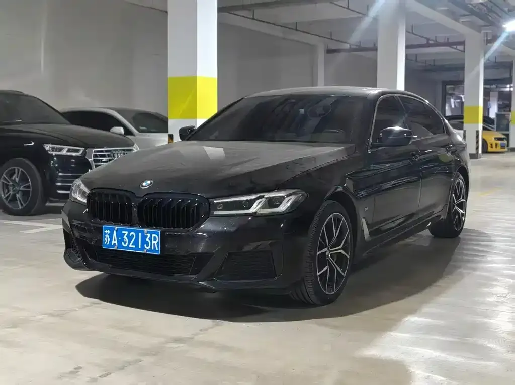 BMW 5 Series — фото 1