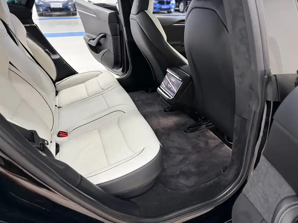 Tesla Model S — фото 9