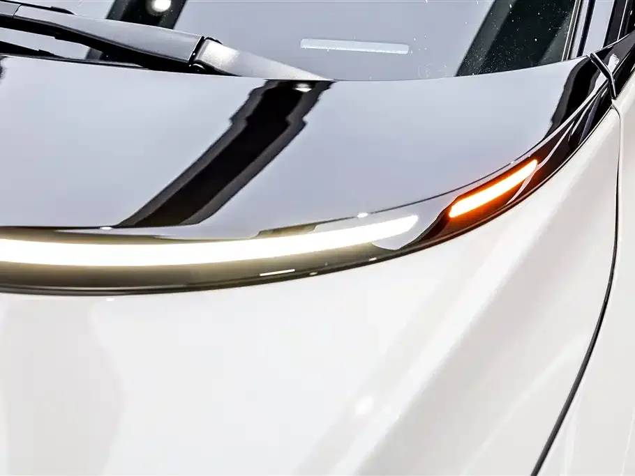 Li Auto i6 — фото 3