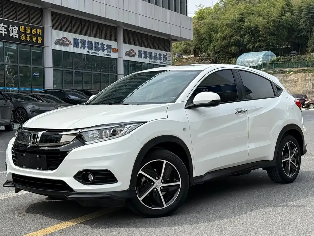 Honda Vezel — фото 1