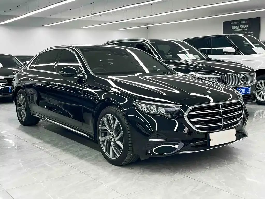 Mercedes-Benz E-Class — фото 10