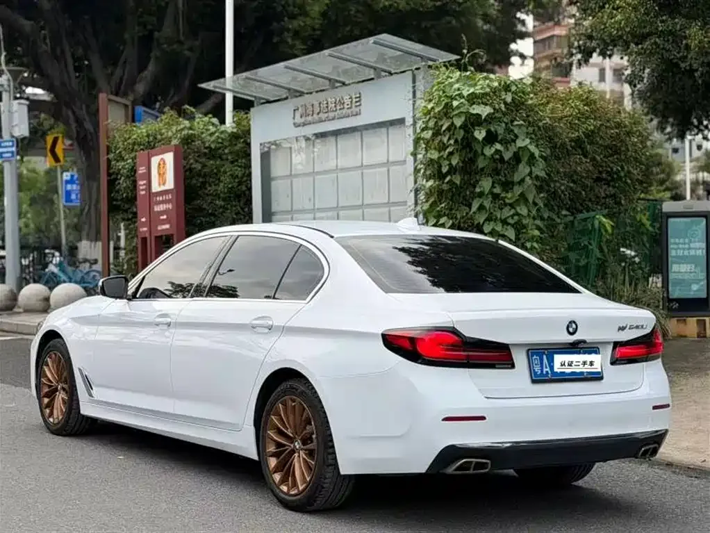 BMW 5 Series — фото 4