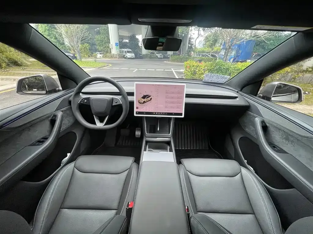 Tesla Model Y L — фото 8