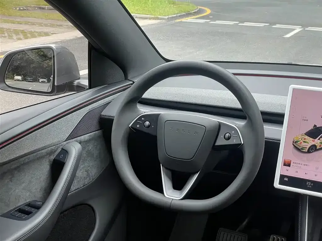 Tesla Model Y L — фото 7