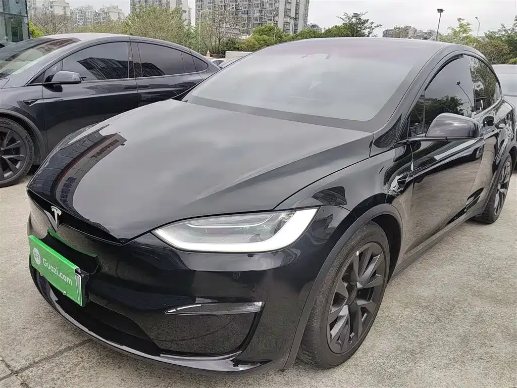 Tesla Model X — фото 1