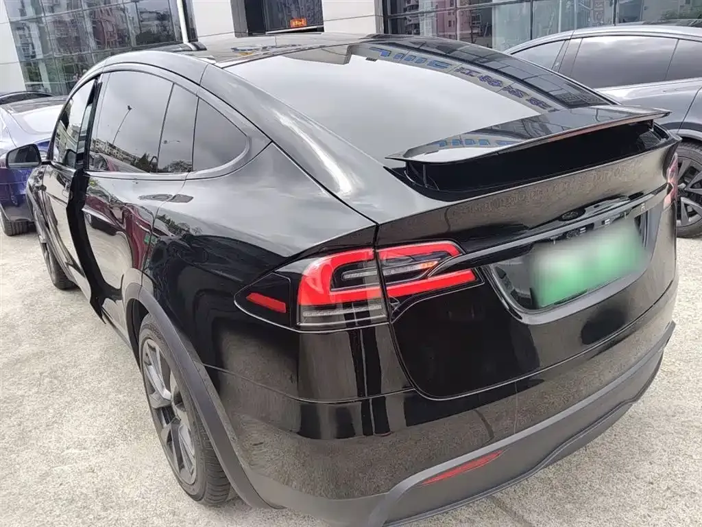 Tesla Model X — фото 4