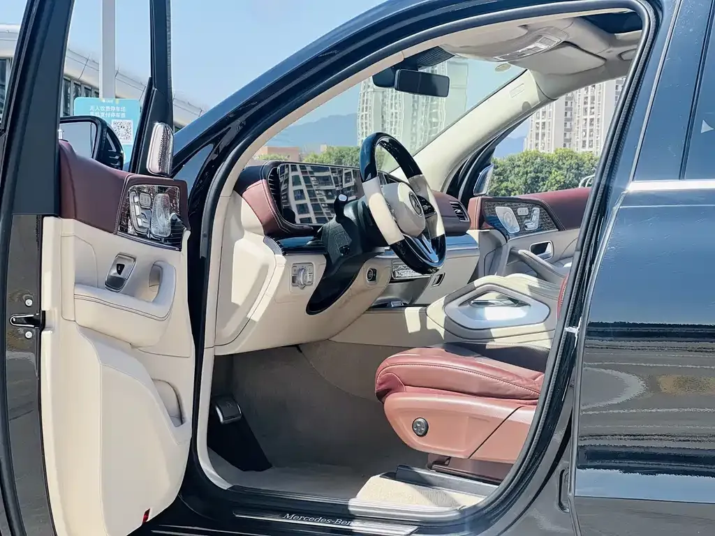 Mercedes-Benz GLS — фото 10