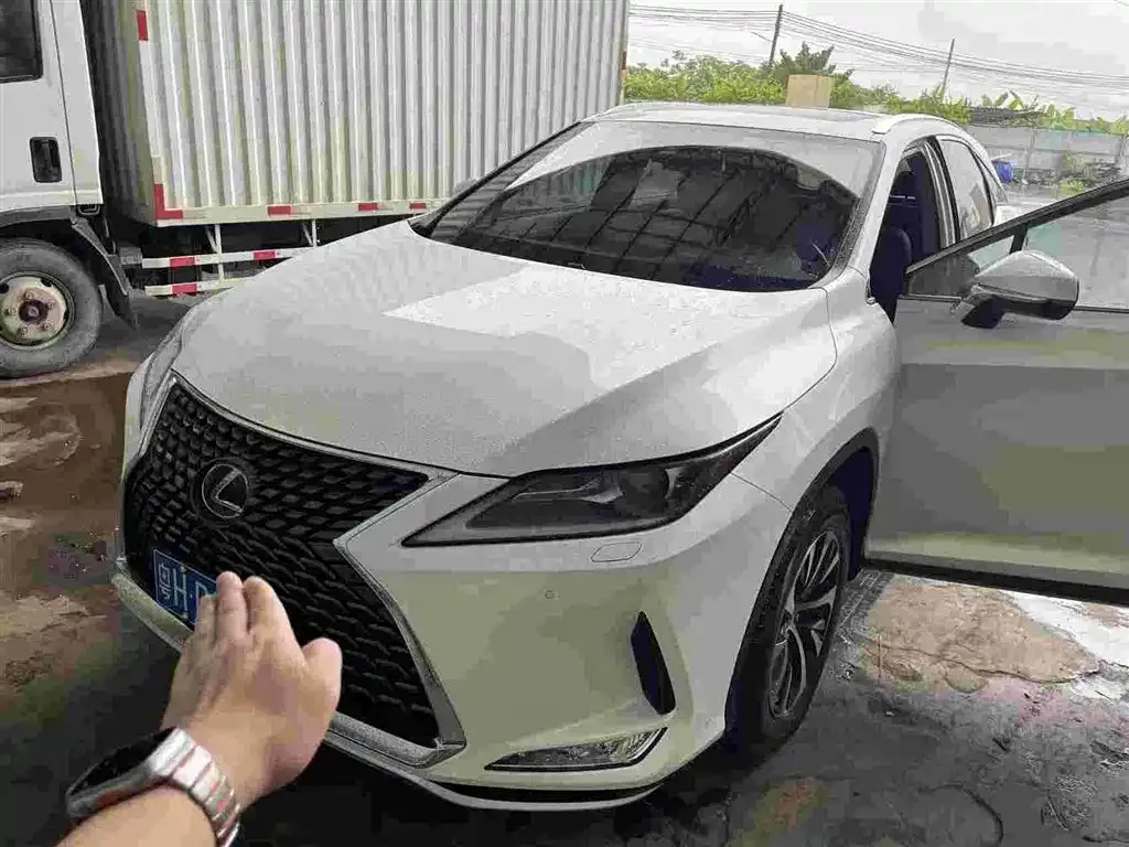 Lexus RX — фото 1
