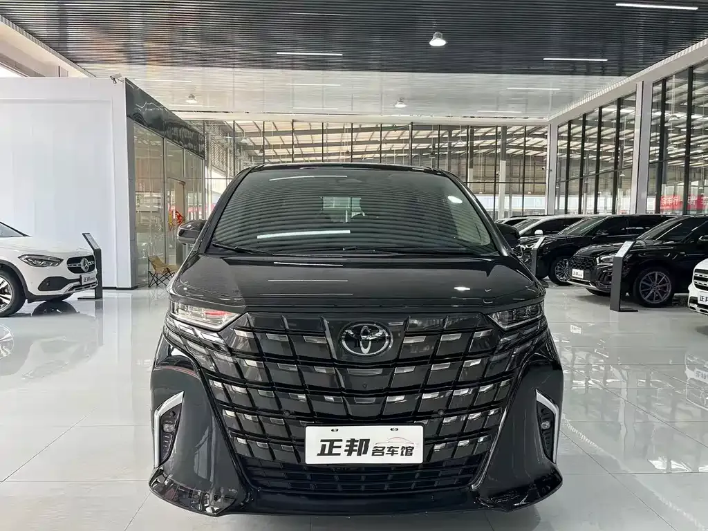 Toyota Alphard — фото 8