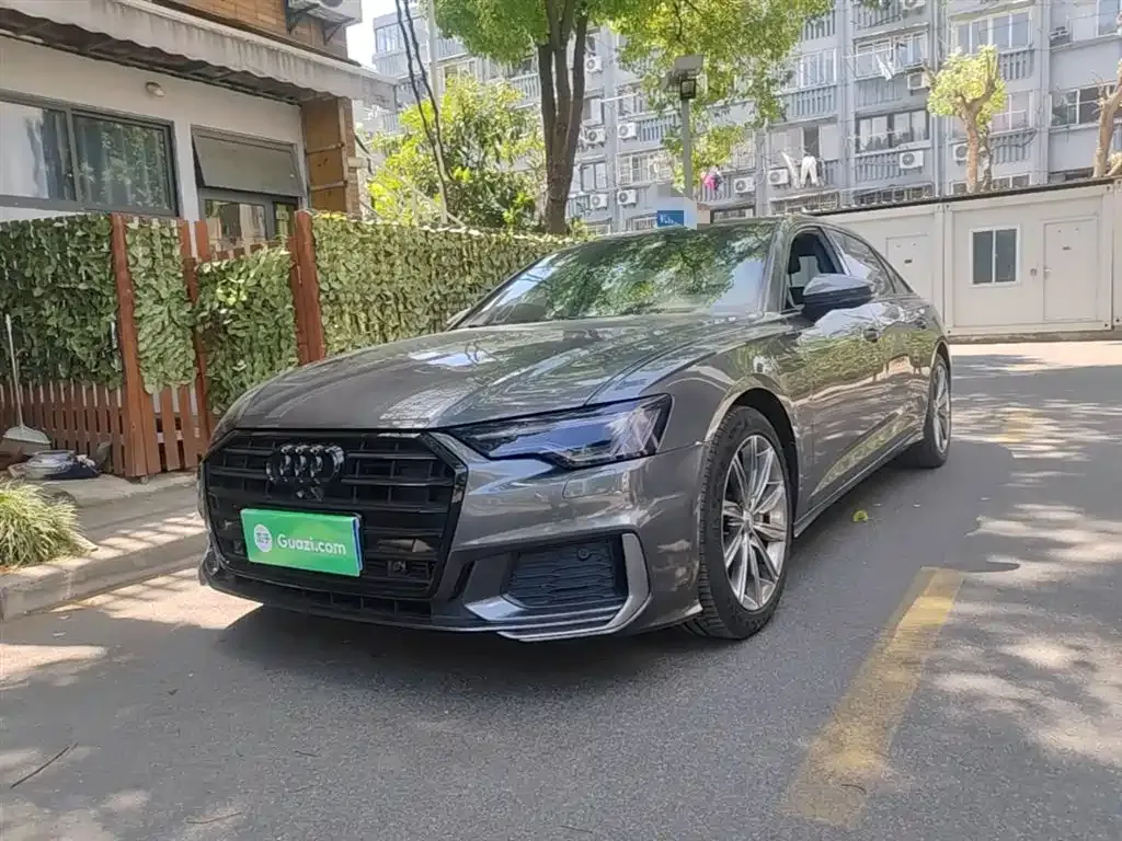 Audi A6L — фото 1