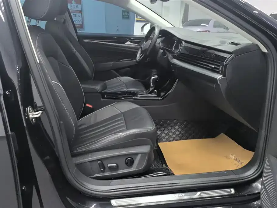 Volkswagen Passat — фото 10