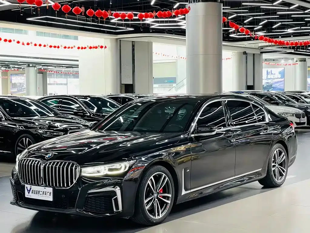 BMW 7 Series — фото 1