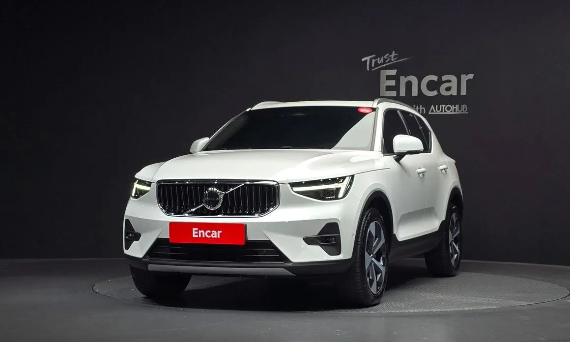 Volvo XC40 — фото 3