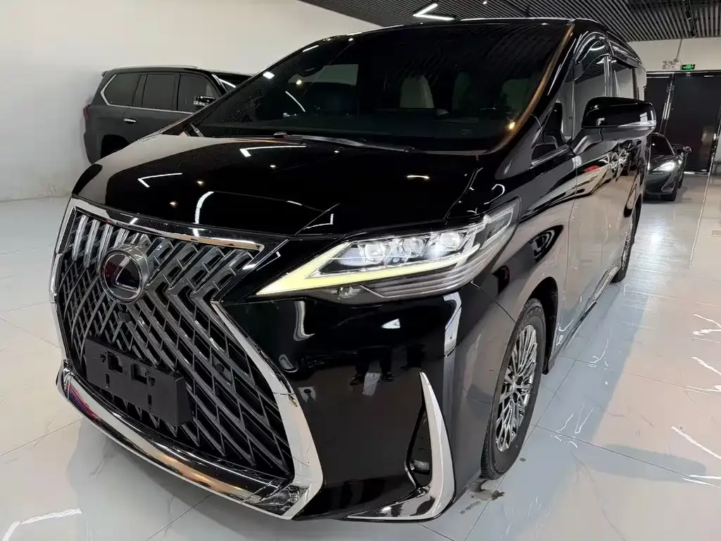 Lexus LM — фото 5