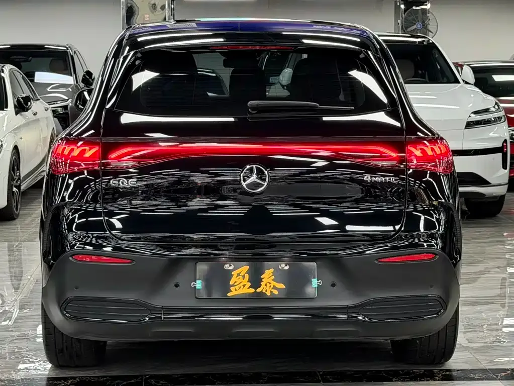 Mercedes-Benz EQE SUV — фото 8