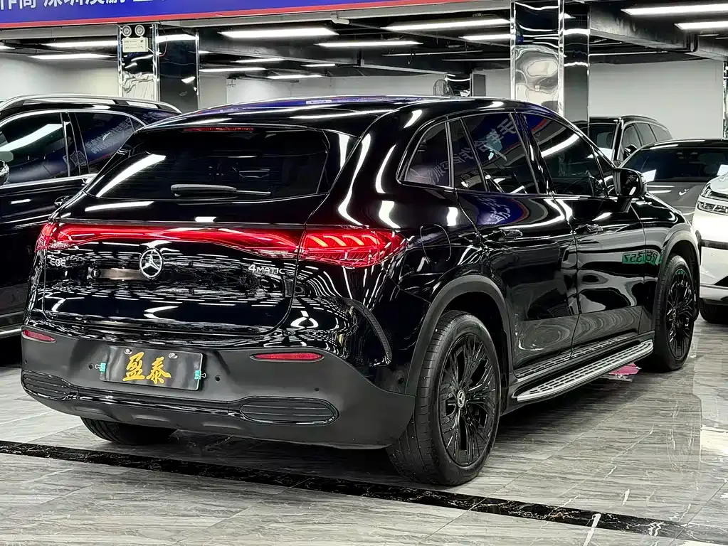 Mercedes-Benz EQE SUV — фото 4