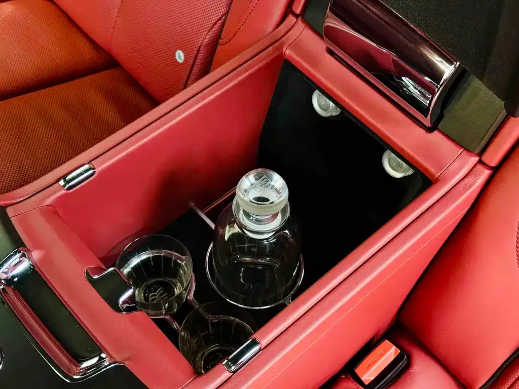Rolls-Royce Cullinan — фото 6