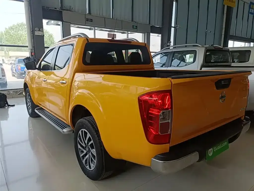 Nissan Navara — фото 9